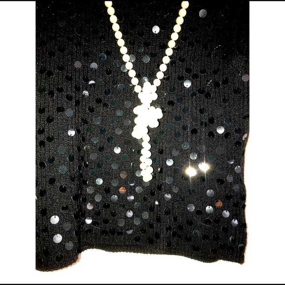 🔥BLACK SEQUINED SLEEVELESS TOP - Picture 6 of 6